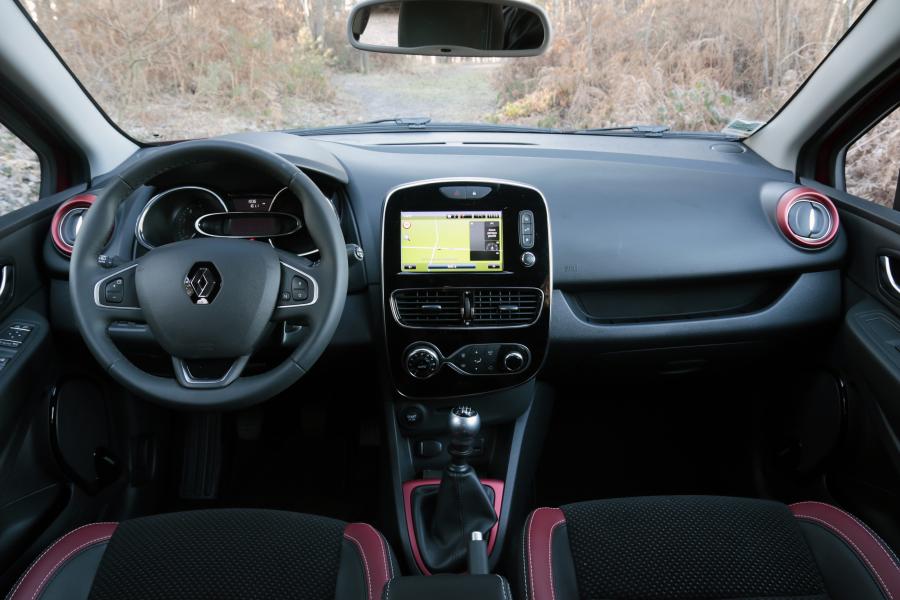 Торпедо Renault Clio Estate 2016 года  (фото 7 из 16)